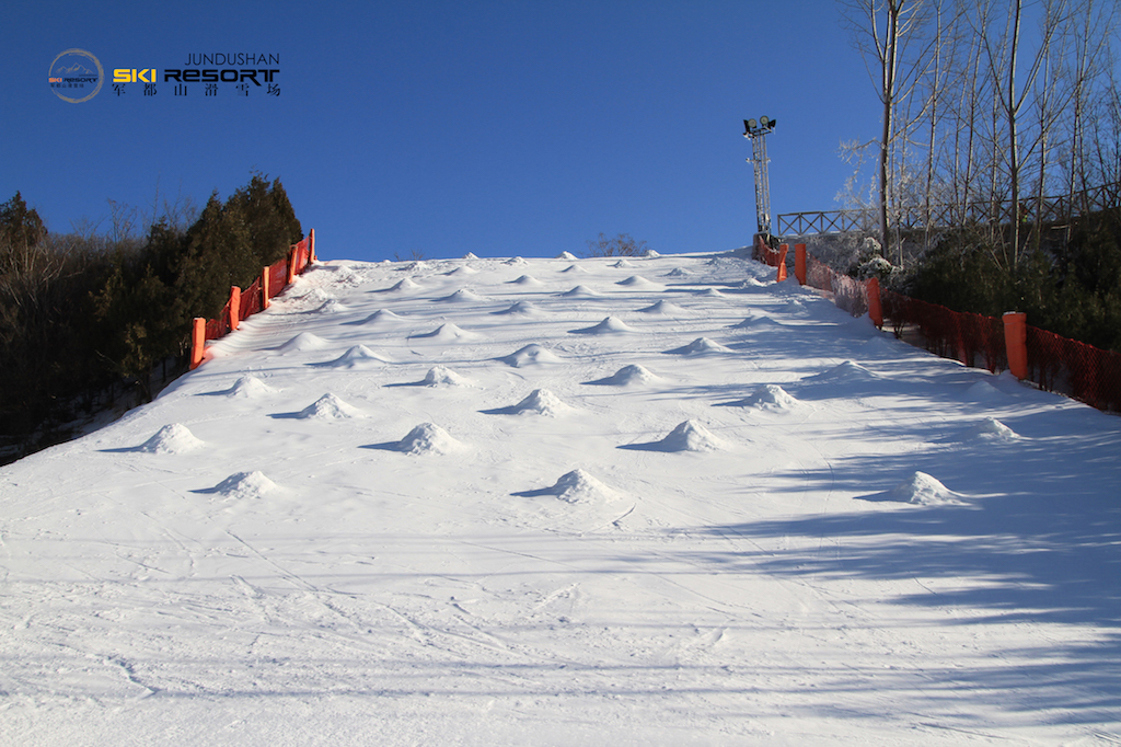 2017-2018雪季军都山滑雪场高级道开放 全雪道畅滑